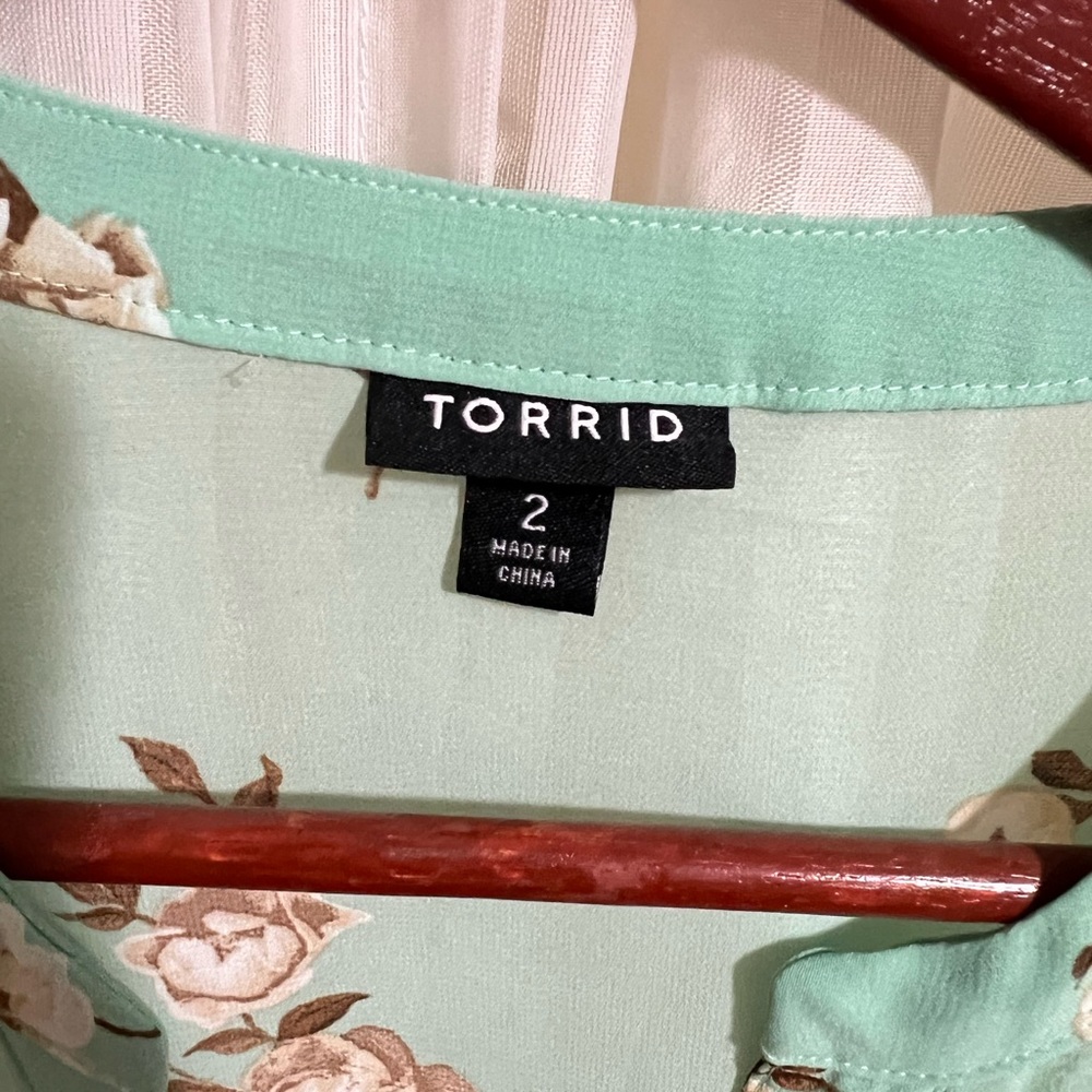 Torrid blouse - Picture 3 of 3